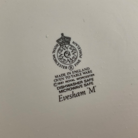 Vintage Evesham βMβ Porcelain Tart Baking Dish 9β Oven To Table Ware England Pie - Picture 4 of 8